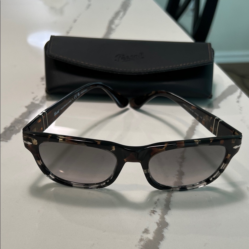 Persol Tortoise Shell Sunglasses Bought in Italy 09/2025